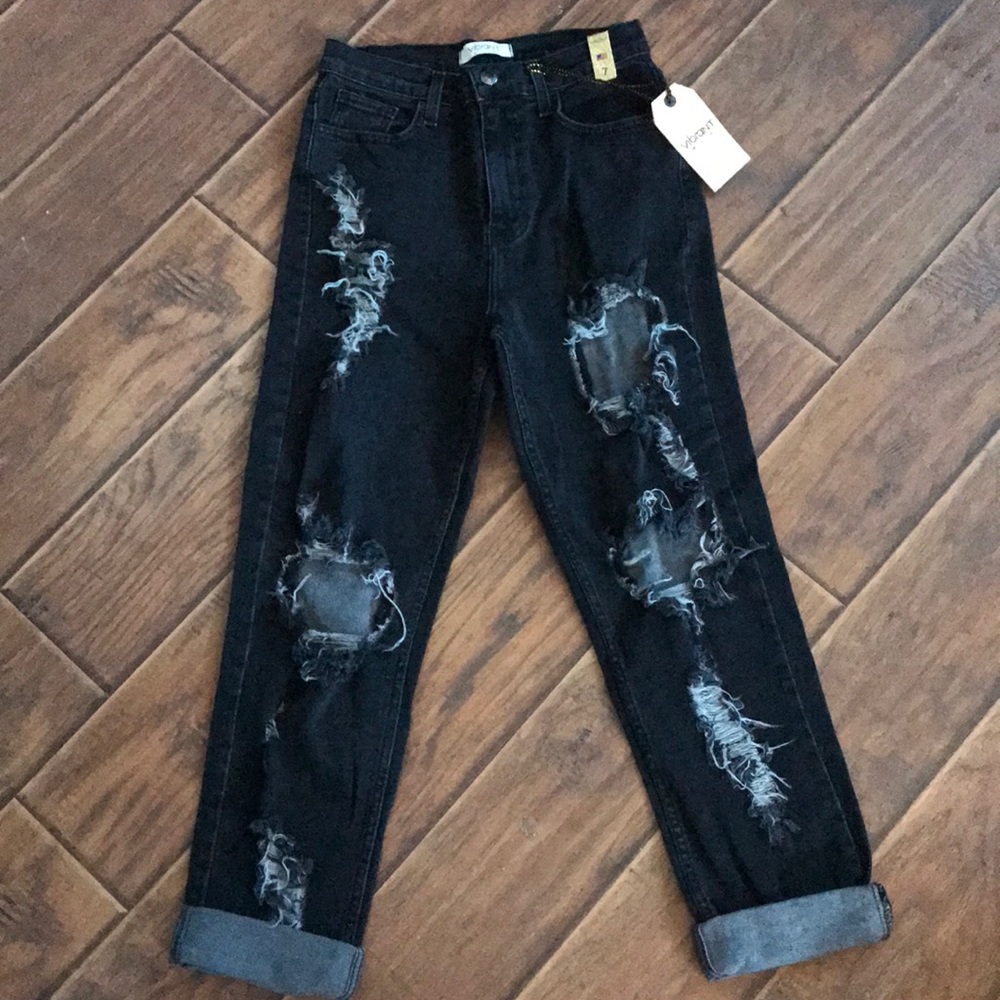 black highwaisted boyfriend jeans